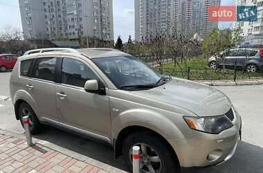 Внедорожник / Кроссовер Mitsubishi Outlander XL 2008 в Киеве