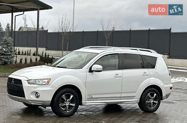 Позашляховик / Кросовер Mitsubishi Outlander XL 2010 в Луцьку