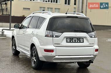 Позашляховик / Кросовер Mitsubishi Outlander XL 2010 в Луцьку