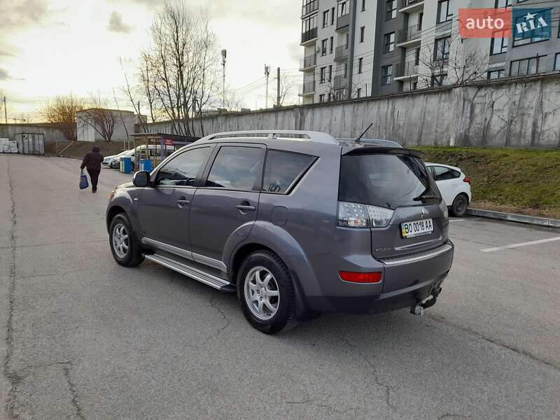 Внедорожник / Кроссовер Mitsubishi Outlander XL 2007 в Львове