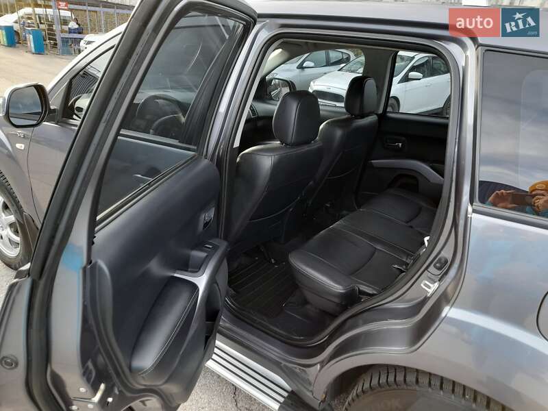 Внедорожник / Кроссовер Mitsubishi Outlander XL 2007 в Львове