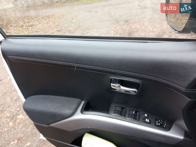 Позашляховик / Кросовер Mitsubishi Outlander XL 2010 в Городку