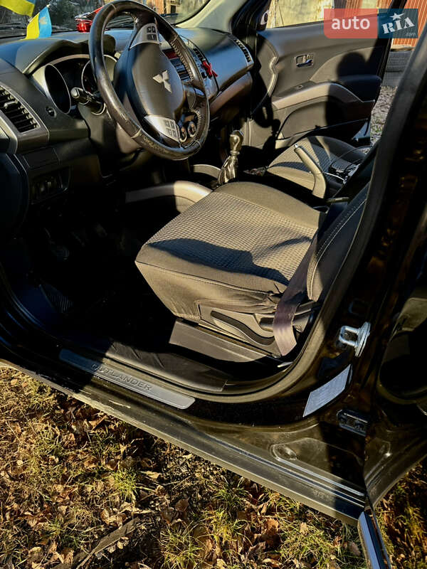 Внедорожник / Кроссовер Mitsubishi Outlander XL 2007 в Вишневце фото 25 Внедорожник / Кроссовер Mitsubishi Outlander XL 2007 в Вишневце