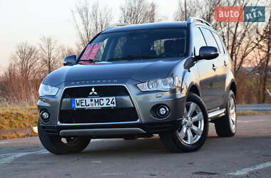 Внедорожник / Кроссовер Mitsubishi Outlander XL 2010 в Стрые