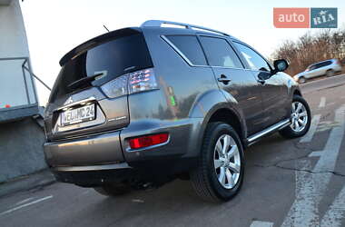 Внедорожник / Кроссовер Mitsubishi Outlander XL 2010 в Стрые