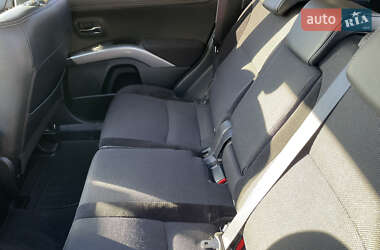 Позашляховик / Кросовер Mitsubishi Outlander XL 2010 в Харкові