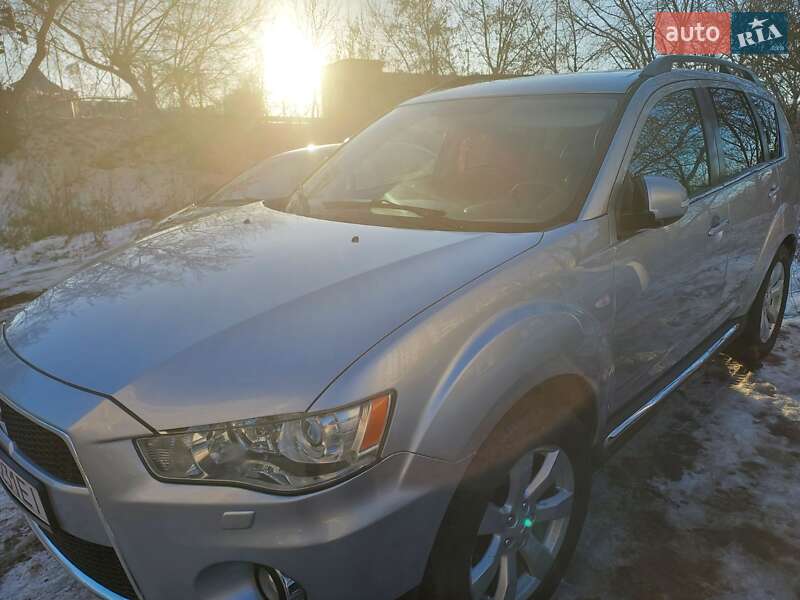 Внедорожник / Кроссовер Mitsubishi Outlander XL 2010 в Тернополе