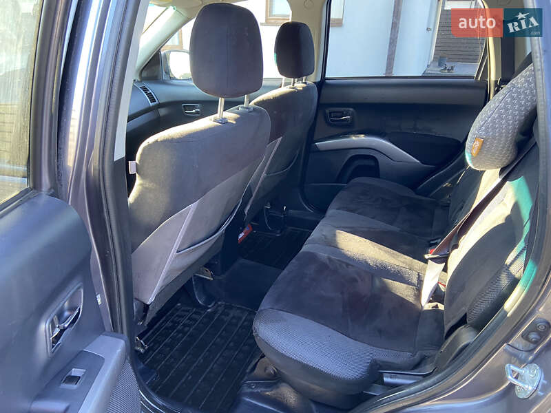 Внедорожник / Кроссовер Mitsubishi Outlander XL 2008 в Луцке