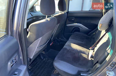 Позашляховик / Кросовер Mitsubishi Outlander XL 2008 в 