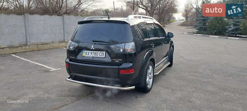 Внедорожник / Кроссовер Mitsubishi Outlander XL 2009 в Харькове
