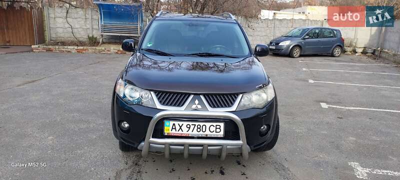 Внедорожник / Кроссовер Mitsubishi Outlander XL 2009 в Харькове