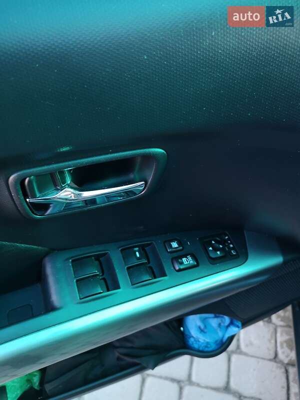 Внедорожник / Кроссовер Mitsubishi Outlander XL 2007 в Ровно