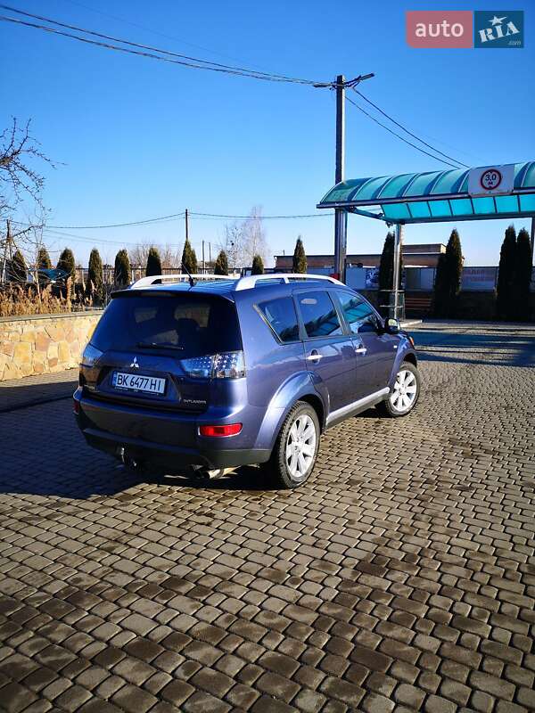Внедорожник / Кроссовер Mitsubishi Outlander XL 2007 в Ровно