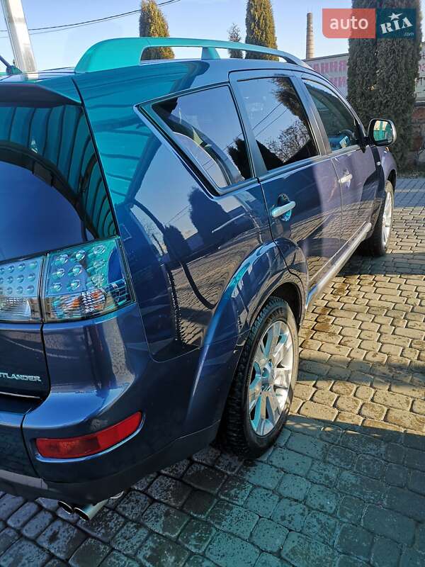 Внедорожник / Кроссовер Mitsubishi Outlander XL 2007 в Ровно
