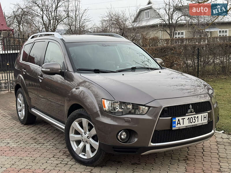 Позашляховик / Кросовер Mitsubishi Outlander XL 2010 в Коломиї