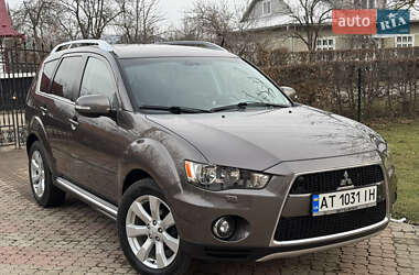 Позашляховик / Кросовер Mitsubishi Outlander XL 2010 в Коломиї