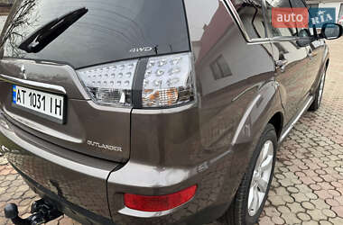 Позашляховик / Кросовер Mitsubishi Outlander XL 2010 в Коломиї