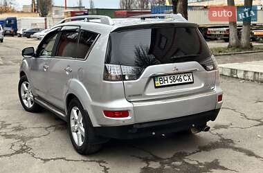 Позашляховик / Кросовер Mitsubishi Outlander XL 2010 в Одесі