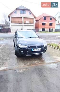 Позашляховик / Кросовер Mitsubishi Outlander XL 2011 в Тячеві