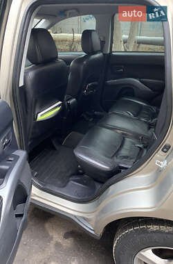 Внедорожник / Кроссовер Mitsubishi Outlander XL 2007 в 