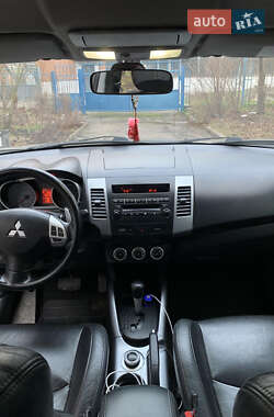 Внедорожник / Кроссовер Mitsubishi Outlander XL 2007 в 