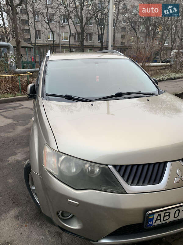 Внедорожник / Кроссовер Mitsubishi Outlander XL 2007 в Виннице фото 11 Внедорожник / Кроссовер Mitsubishi Outlander XL 2007 в Виннице