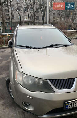 Внедорожник / Кроссовер Mitsubishi Outlander XL 2007 в 