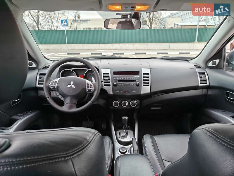 Внедорожник / Кроссовер Mitsubishi Outlander XL 2008 в Киеве