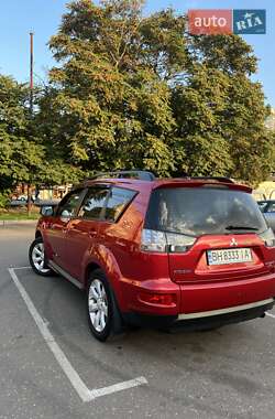 Позашляховик / Кросовер Mitsubishi Outlander XL 2011 в Одесі