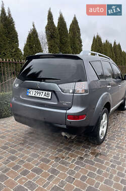 Позашляховик / Кросовер Mitsubishi Outlander XL 2008 в Броварах