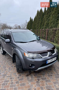 Позашляховик / Кросовер Mitsubishi Outlander XL 2008 в Броварах