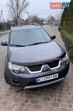 Позашляховик / Кросовер Mitsubishi Outlander XL 2008 в Броварах