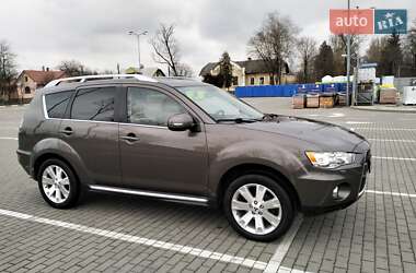 Внедорожник / Кроссовер Mitsubishi Outlander XL 2010 в Коломые