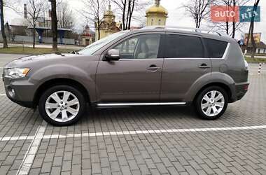 Внедорожник / Кроссовер Mitsubishi Outlander XL 2010 в Коломые