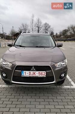 Внедорожник / Кроссовер Mitsubishi Outlander XL 2010 в Коломые