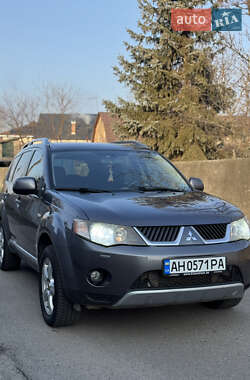 Позашляховик / Кросовер Mitsubishi Outlander XL 2008 в Києві