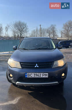 Позашляховик / Кросовер Mitsubishi Outlander XL 2006 в Києві