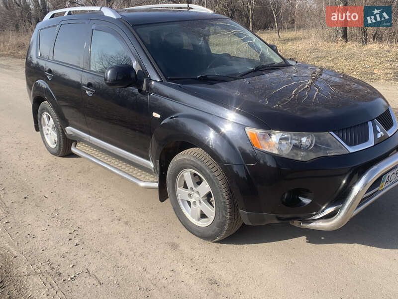 Позашляховик / Кросовер Mitsubishi Outlander XL 2008 в Рожище