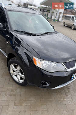 Позашляховик / Кросовер Mitsubishi Outlander XL 2007 в Чернівцях