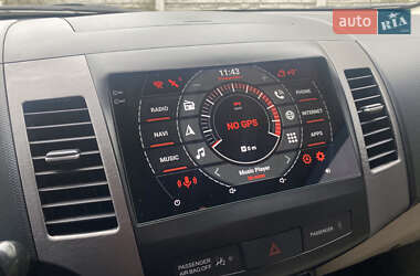 Внедорожник / Кроссовер Mitsubishi Outlander XL 2007 в 