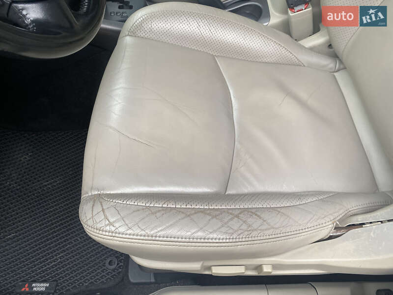 Позашляховик / Кросовер Mitsubishi Outlander XL 2007 в Вільногірську