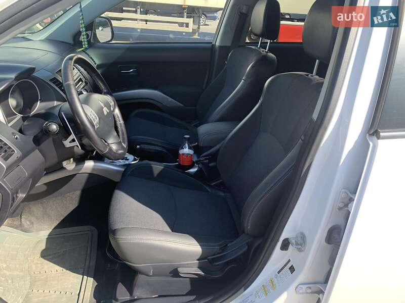 Внедорожник / Кроссовер Mitsubishi Outlander XL 2008 в Жовкве