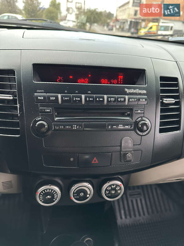 Внедорожник / Кроссовер Mitsubishi Outlander XL 2008 в Виннице