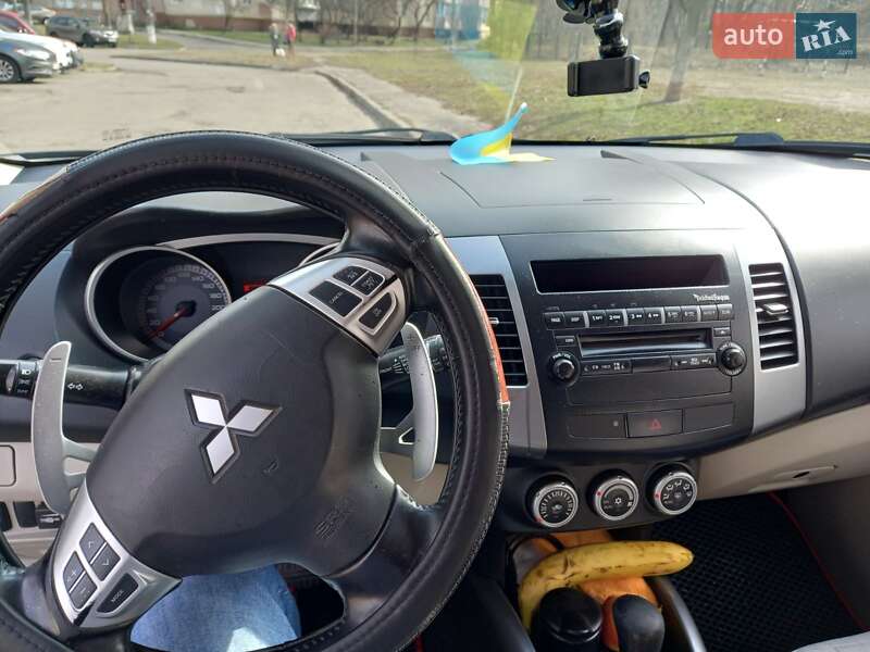 Внедорожник / Кроссовер Mitsubishi Outlander XL 2008 в Киеве