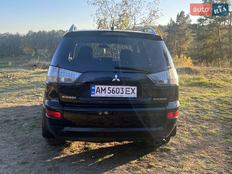 Внедорожник / Кроссовер Mitsubishi Outlander XL 2008 в Житомире