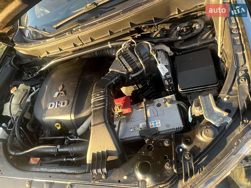 Внедорожник / Кроссовер Mitsubishi Outlander XL 2008 в Житомире