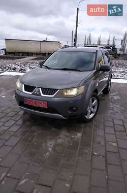 Позашляховик / Кросовер Mitsubishi Outlander XL 2007 в Рівному