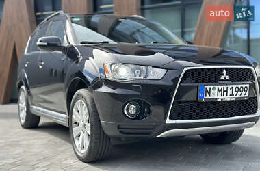 Позашляховик / Кросовер Mitsubishi Outlander XL 2010 в Луцьку