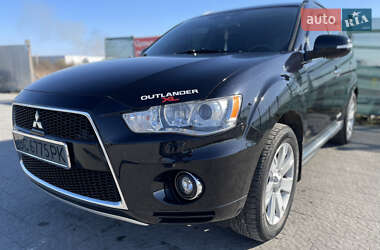 Внедорожник / Кроссовер Mitsubishi Outlander XL 2010 в 