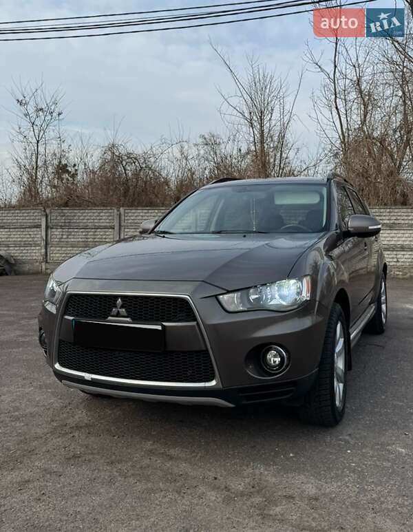Позашляховик / Кросовер Mitsubishi Outlander XL 2011 в Львові фото Позашляховик / Кросовер Mitsubishi Outlander XL 2011 в Львові